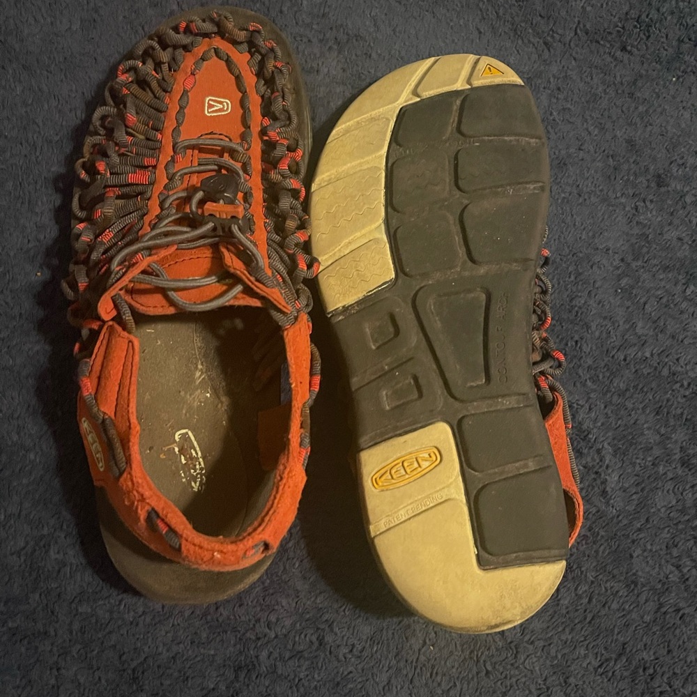 Keen uneek sandals
